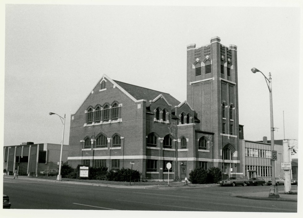 FIRST UNITED METHODIST CHURCH OF HIGHLAND PARK
16300 Woodward Avenue
Highland Park, Wayne County, Michigan
PHOTOGRAPHER: Charles C. Cotman
DATE: September, 1980
NEGATIVE: Michigan History Division
Michigan Dept. of State
Lansing, Michigan 48918
VIEW: Camera facing NE
PHOTO: No. 52 of 53