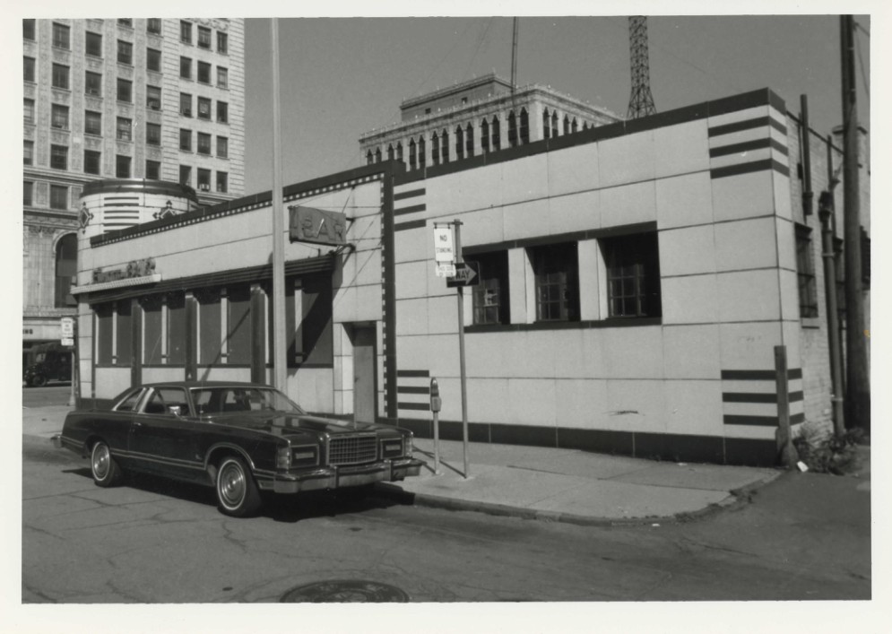 Elwood Bar, Detroit, Mich. K. Caldwell, Sept. 1984 2111 Woodward, Det. Mich. Suite 910 South side looking North West. Photo 1 of 4 Negative location: building owner