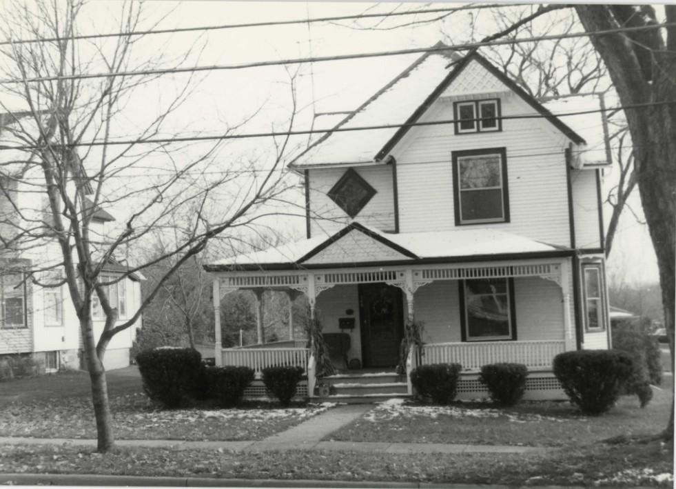a. Saline Multiple Resource Nom. (103 W. Henry)
b. Saline, Washtenaw Co., MI
c. L. Sommers
d. fall, 1984
e. Mich. Bureau of History
208 N. Capitol
Lansing, MI
f. facing S
g. photo#37 of 40