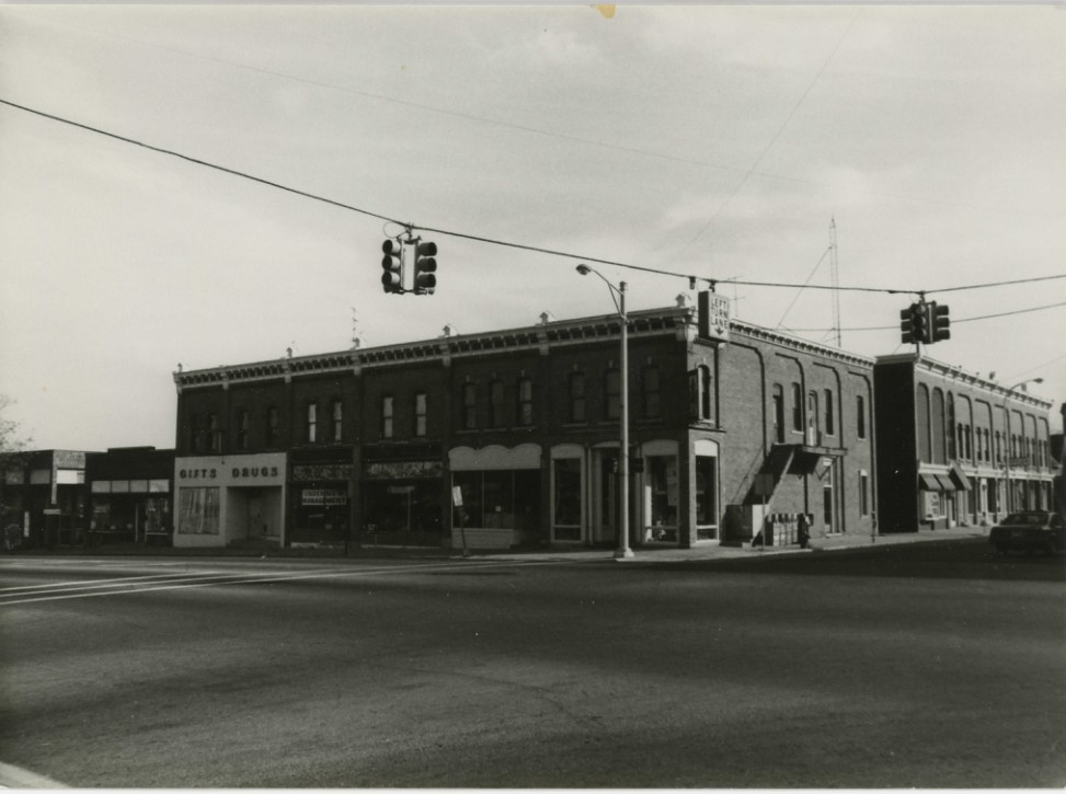 a. Saline Multiple Resource Nom.
(100-110 E. Michigan, 105-113 S. Ann Arbor)
b. Saline, Washtenaw Co., MI
c. Saline Historic District Commission
d. fall, 1983
e. Mich. Bureau of History
208 N. Capitol
Lansing, MI
f. facing SE
g. photo #24 of 40