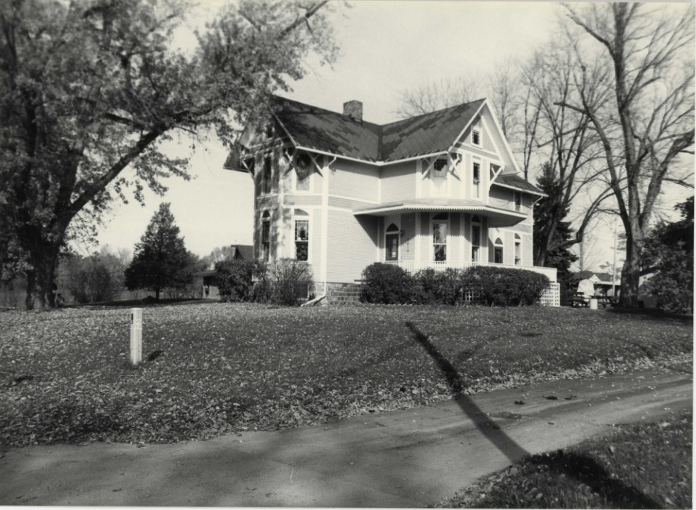 a. Saline Multiple Resource Nom. (7215 N. Ann Arbor-Saline Rd)
b. Saline, Washtenaw Co., MI
c. Saline Historic District Commission
d. fall, 1983
e. Mich. Bureau of History
208 N. Capitol
Lansing, MI
f. facing NE
g. photo #35 of 40